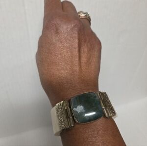 Vintage Brass & Cream Bone Hinged Bangle Bracelet with Green Agate Cabachon